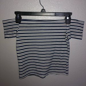 Off the shoulder crop